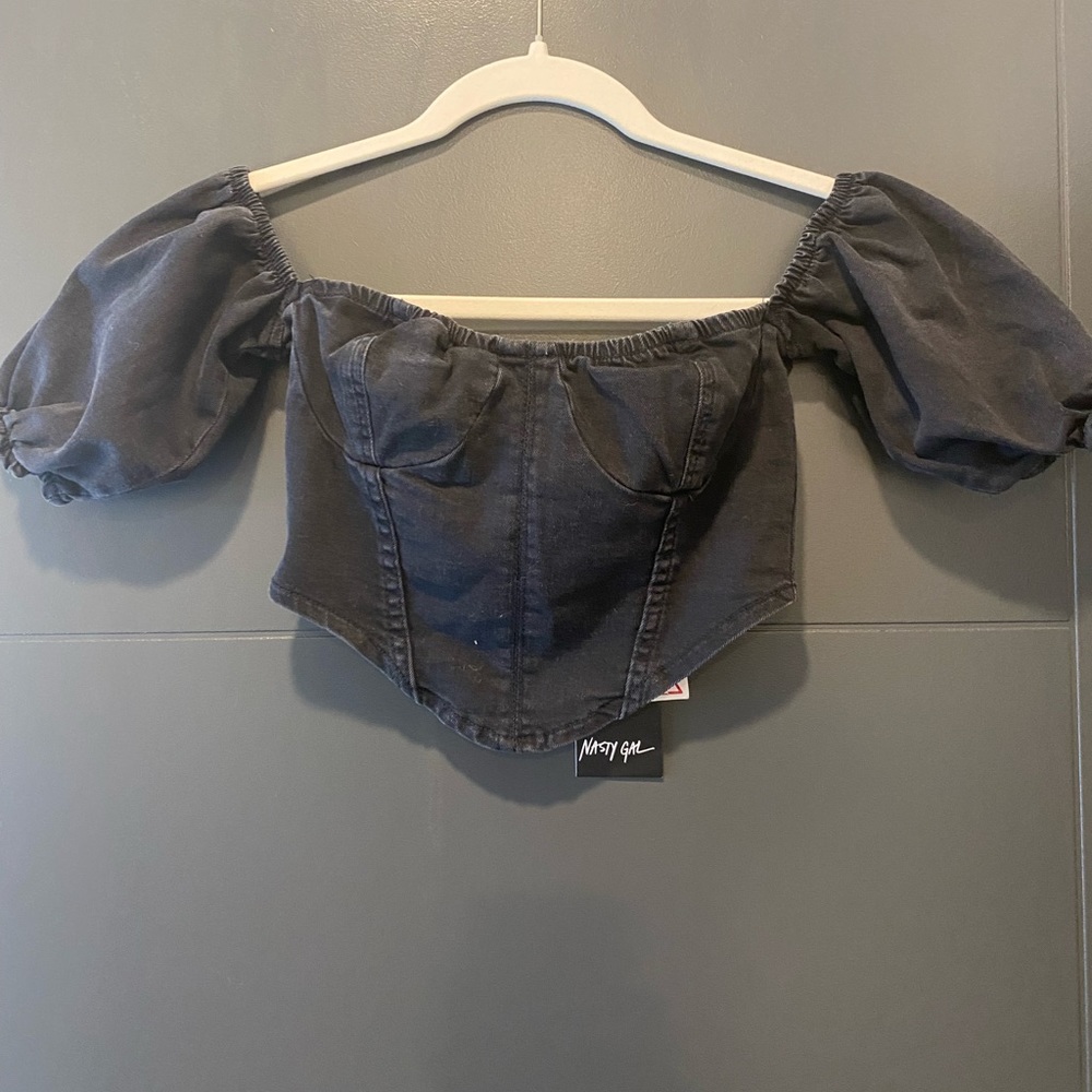 Nasty Gal cup and at ‘em puff sleeve corset top, NWT size 4